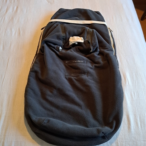 J J Cole Bundle me stroller or sled liner, gray with sherpa lining - Picture 8 of 8